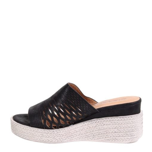 Sandalia New Walk Troquelada Negra