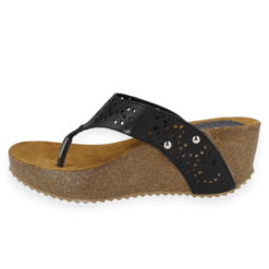 Sandalia New Walk Troquelada Slip On Negra