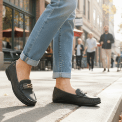 Alternative view of Mocasín Hebilla Gris